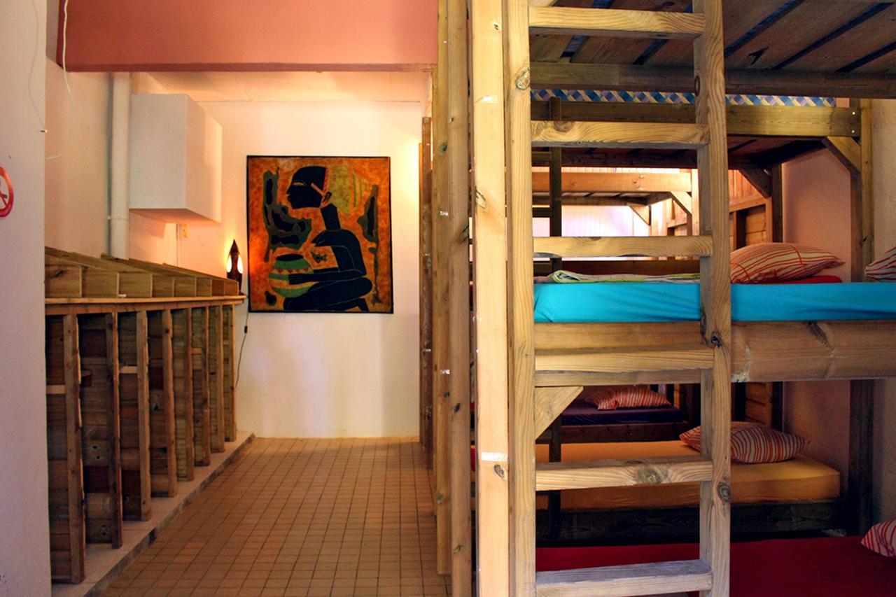 E.Gwada Hostel Le Gosier  Luaran gambar