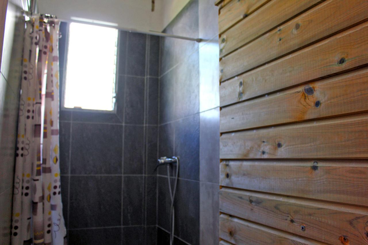 E.Gwada Hostel Le Gosier  Luaran gambar