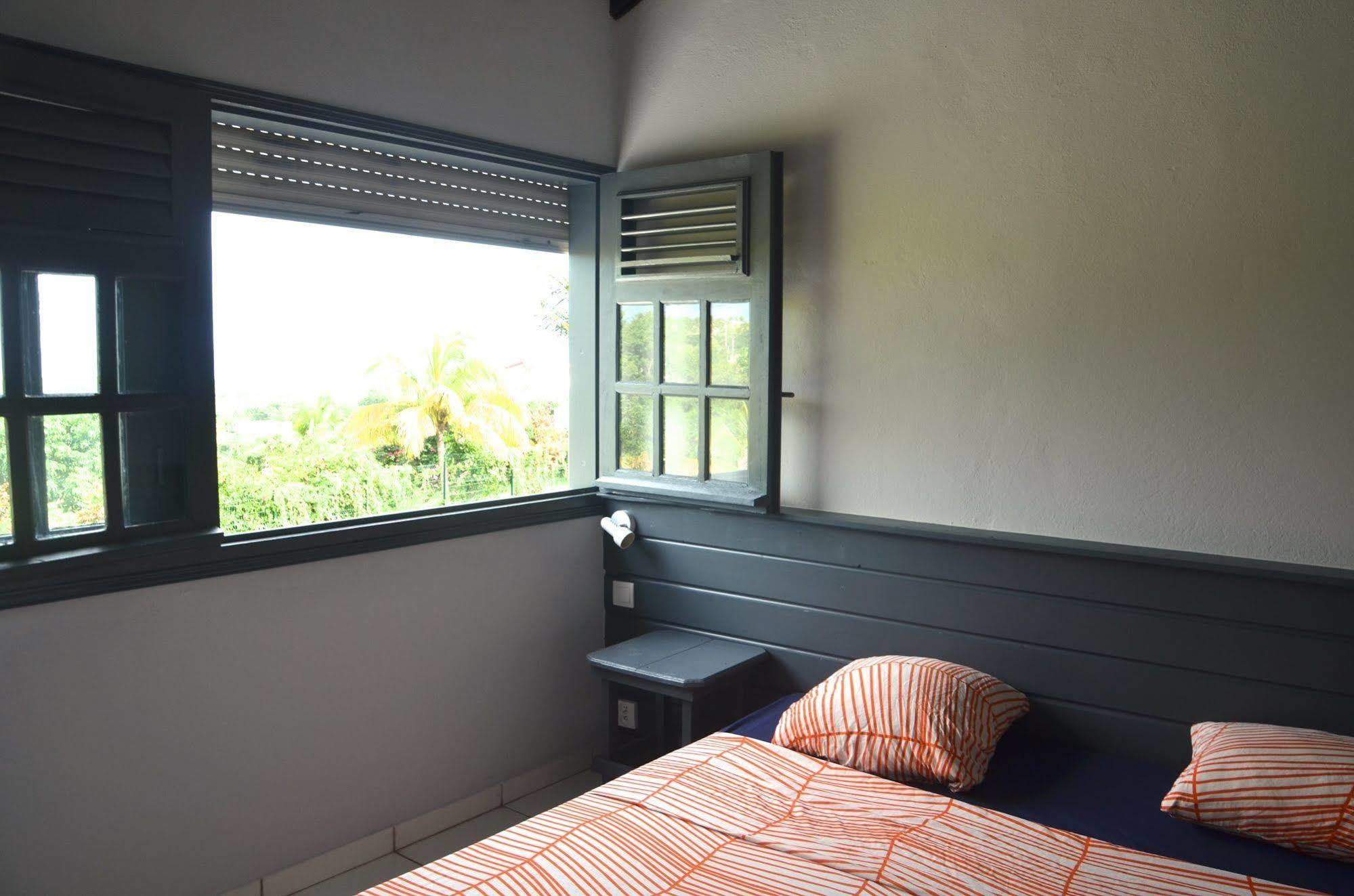 E.Gwada Hostel Le Gosier  Luaran gambar