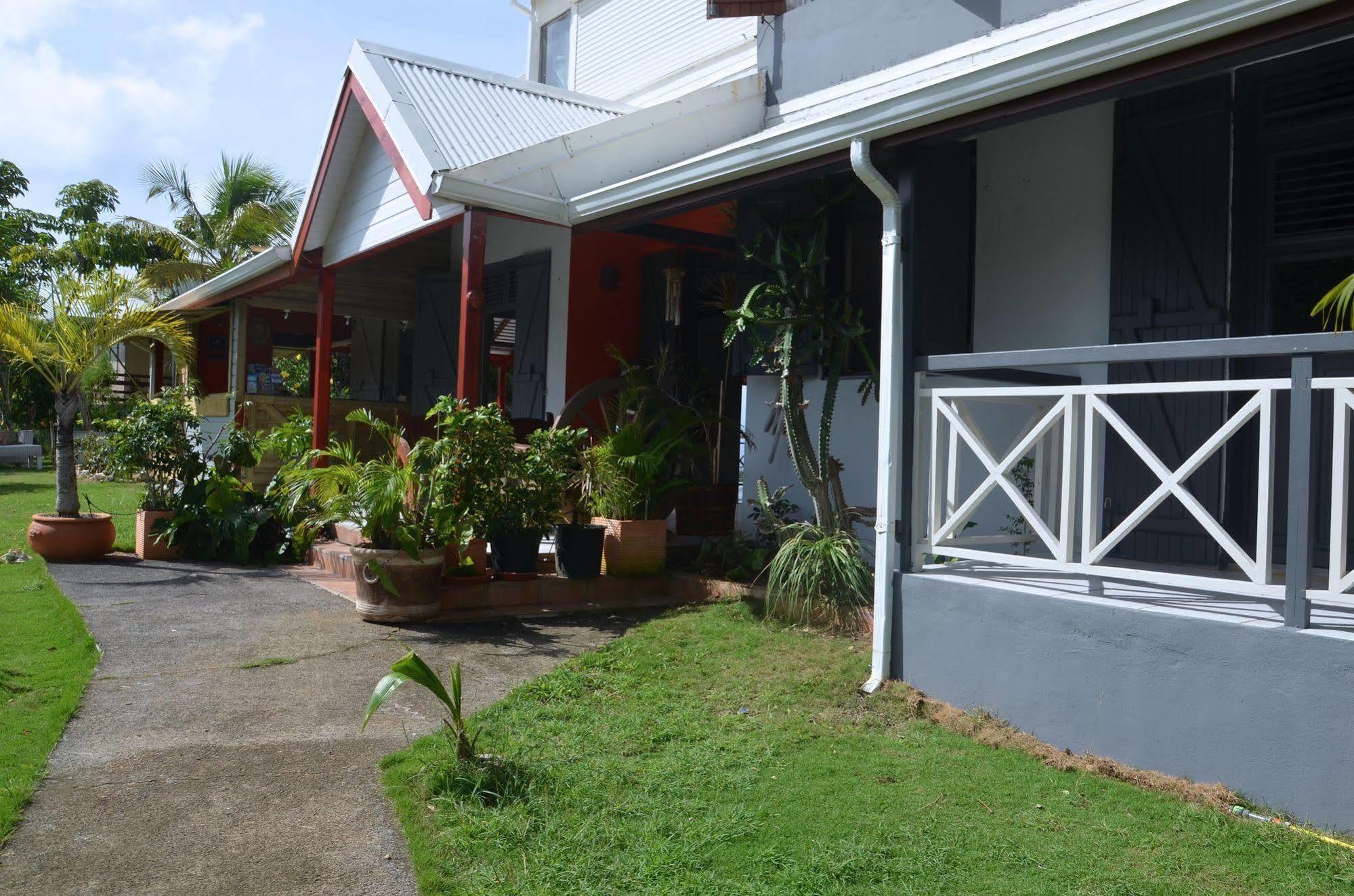 E.Gwada Hostel Le Gosier  Luaran gambar