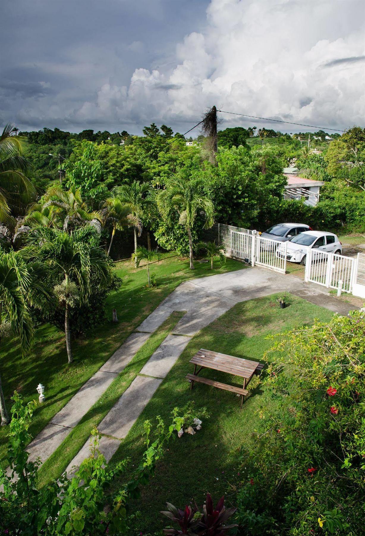 E.Gwada Hostel Le Gosier  Luaran gambar