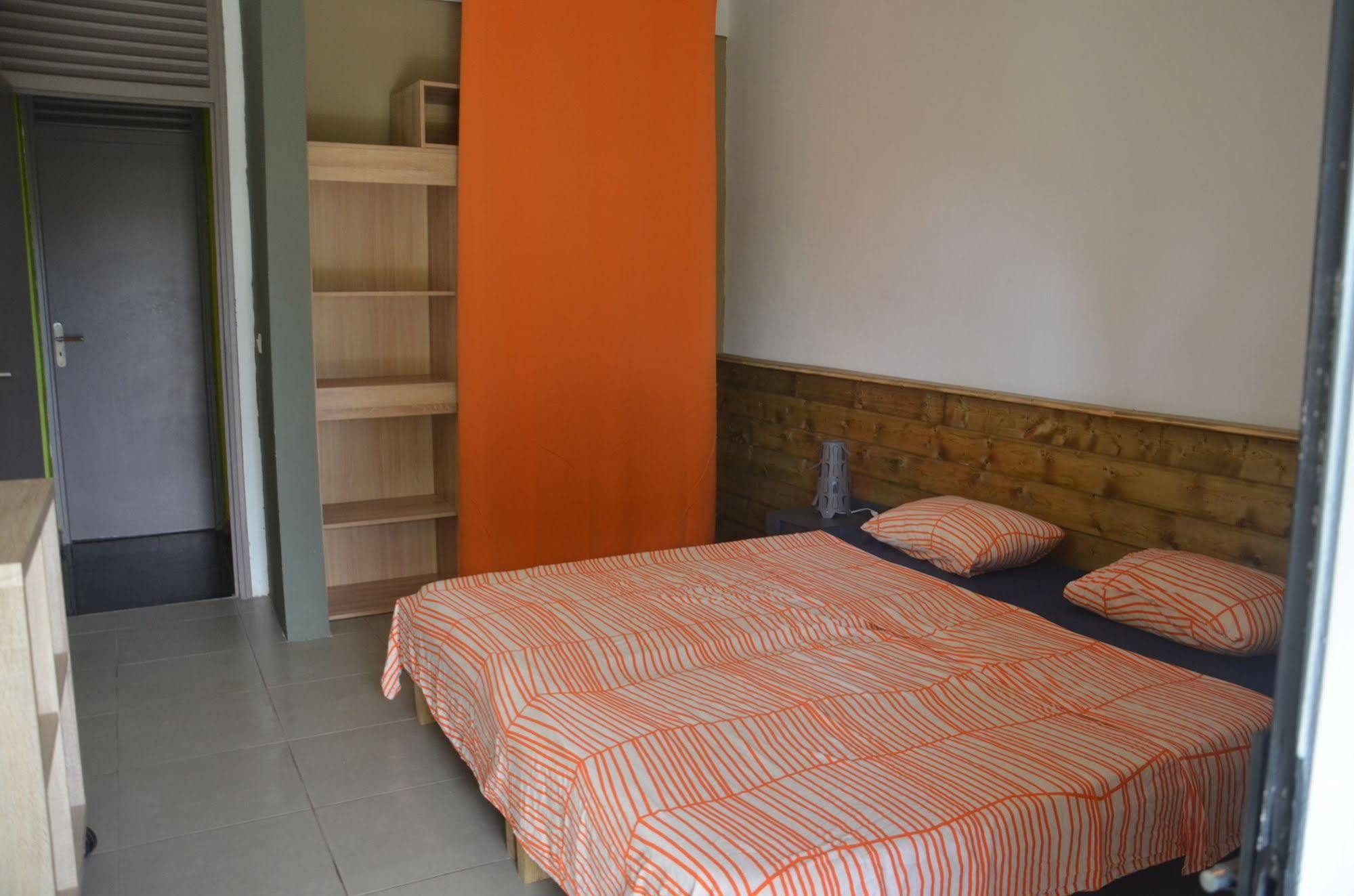 E.Gwada Hostel Le Gosier  Luaran gambar